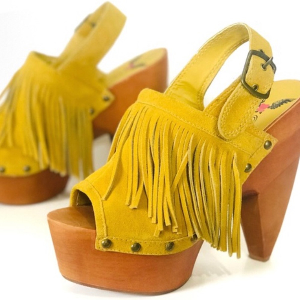 Fringe Clog Platform